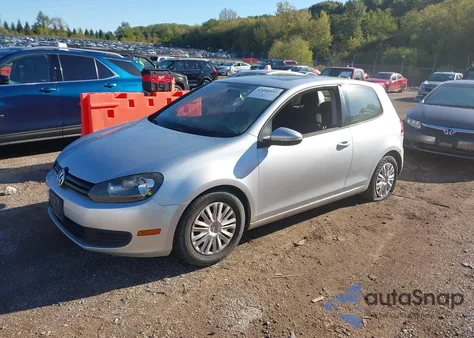 2013 Volkswagen Golf 2.5L 2-Door z USA, uszkodzony, nr VIN WVWAB7AJ0DW014773